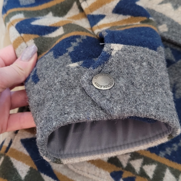 Pendleton Wool Coat - Picture 7 of 9